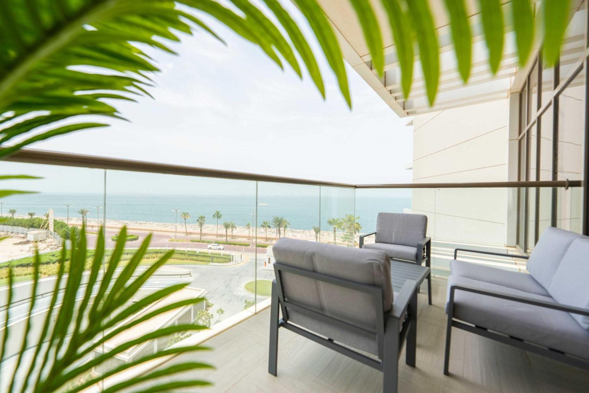 Spacious Beachfront 2 Bedroom Apartment - The 8 Dubai Eksteriør bilde